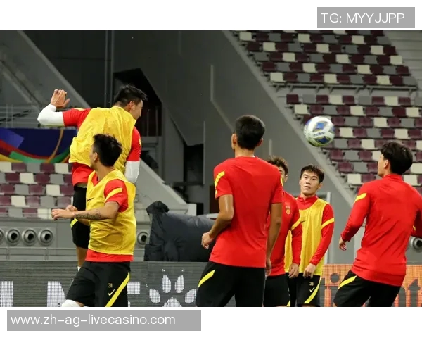 广东宏远足球队奋勇争先展现团队精神与拼搏精神的精彩赛季回顾