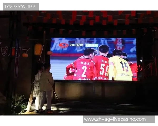 足球擂台盛宴开启球迷热情点燃绿茵场上的激情对决 足球擂台盛宴开启球迷热情点燃绿茵场上的激情对决